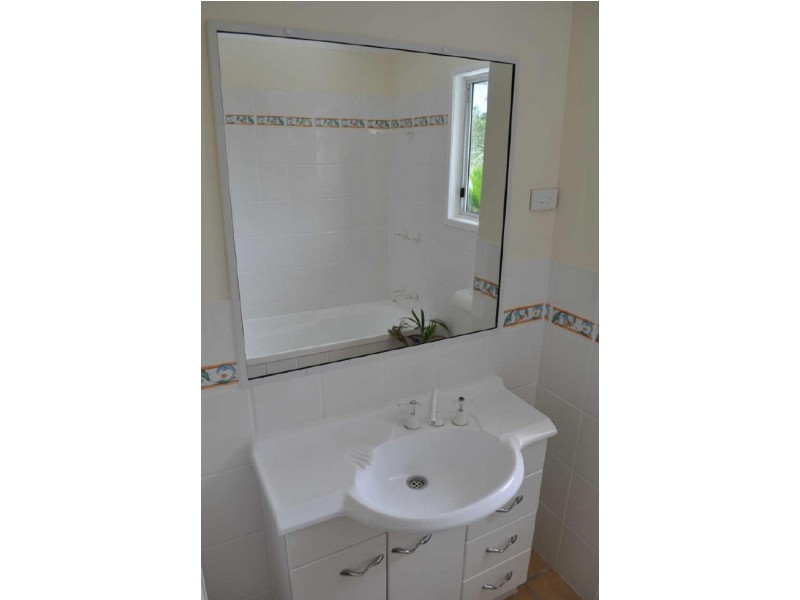 15 Beecher Street, Beecher QLD 4680