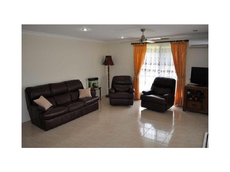 12 Tuckerbox Court, Glen Eden QLD 4680