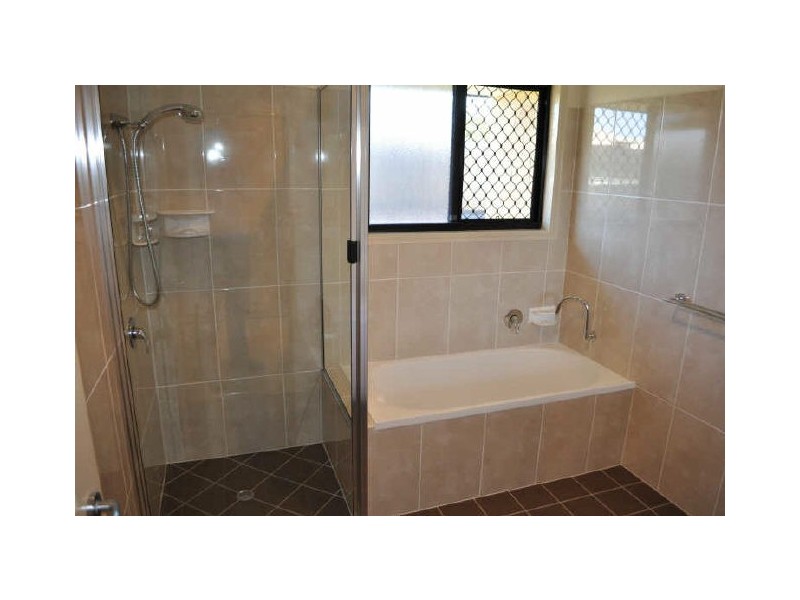 12 Tuckerbox Court, Glen Eden QLD 4680