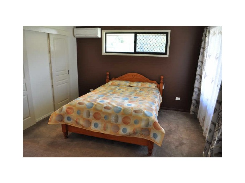 12 Tuckerbox Court, Glen Eden QLD 4680