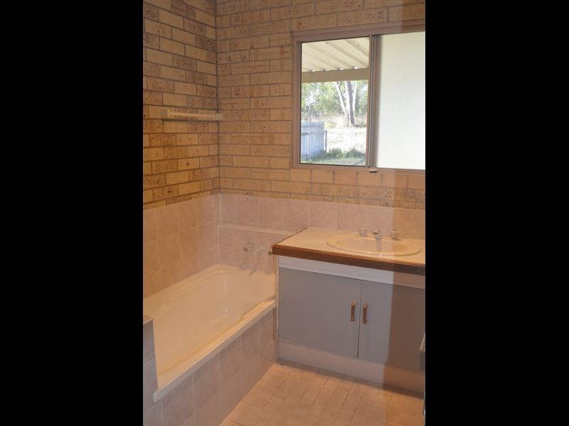 12 Yellowpatch Avenue, Clinton QLD 4680