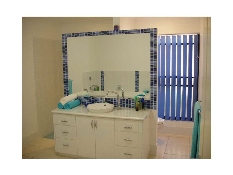 36 Dean Street, Glen Eden QLD 4680