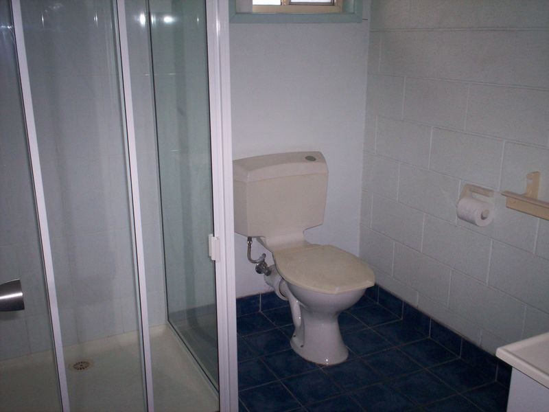 8/218 Auckland Street, South Gladstone QLD 4680