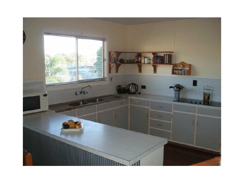 19 Smith Street, West Gladstone QLD 4680
