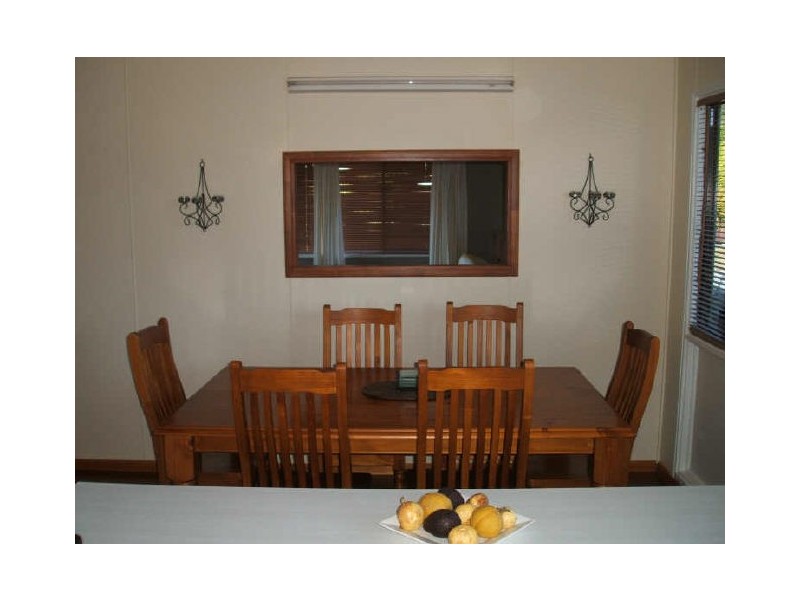 19 Smith Street, West Gladstone QLD 4680