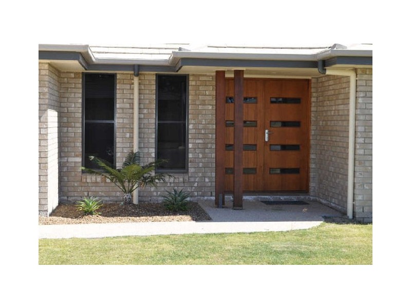 2 Johnson Street, Glen Eden QLD 4680