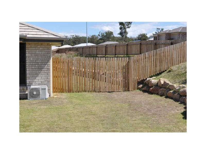 2 Johnson Street, Glen Eden QLD 4680