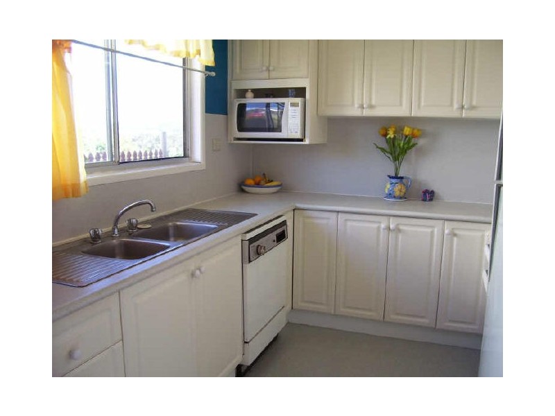15 Coral Court, Kin Kora QLD 4680