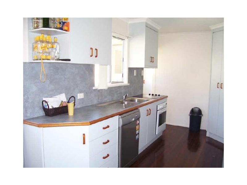 41 Flinders Street, West Gladstone QLD 4680