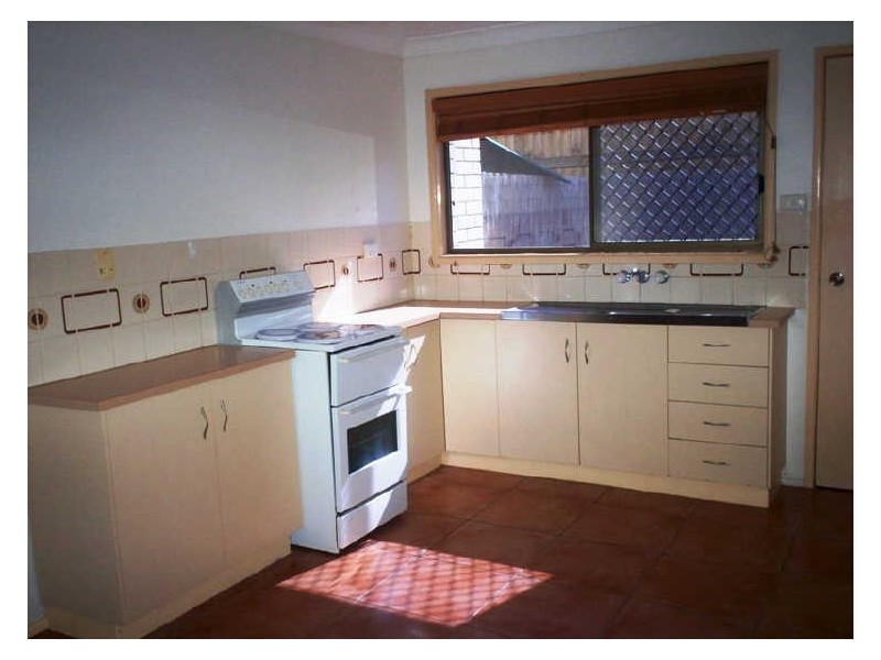 2/17 Roberts Street, South Gladstone QLD 4680