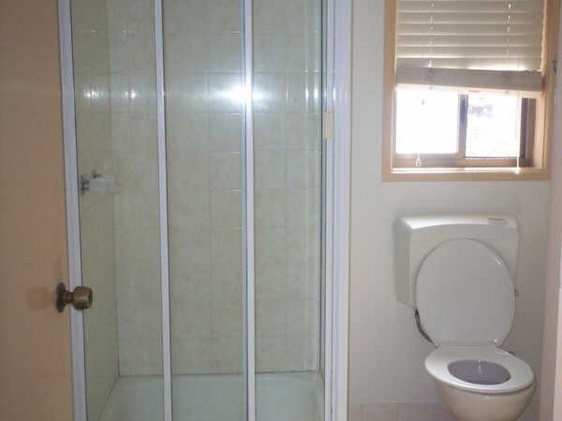 2/17 Roberts Street, South Gladstone QLD 4680