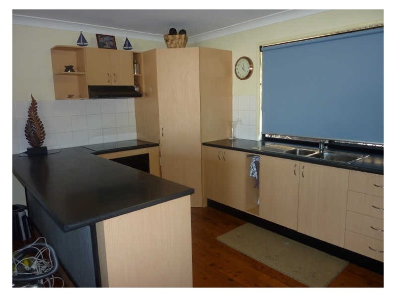 4 Ouston Place, South Gladstone QLD 4680