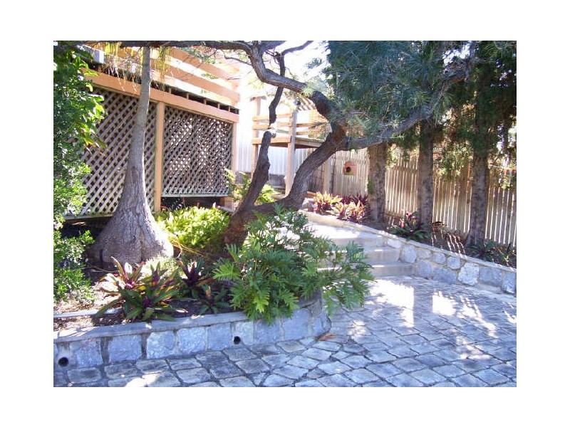 14 Butler Street, New Auckland QLD 4680