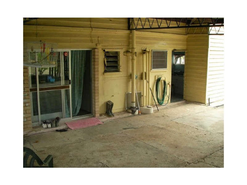 5 White Street, West Gladstone QLD 4680