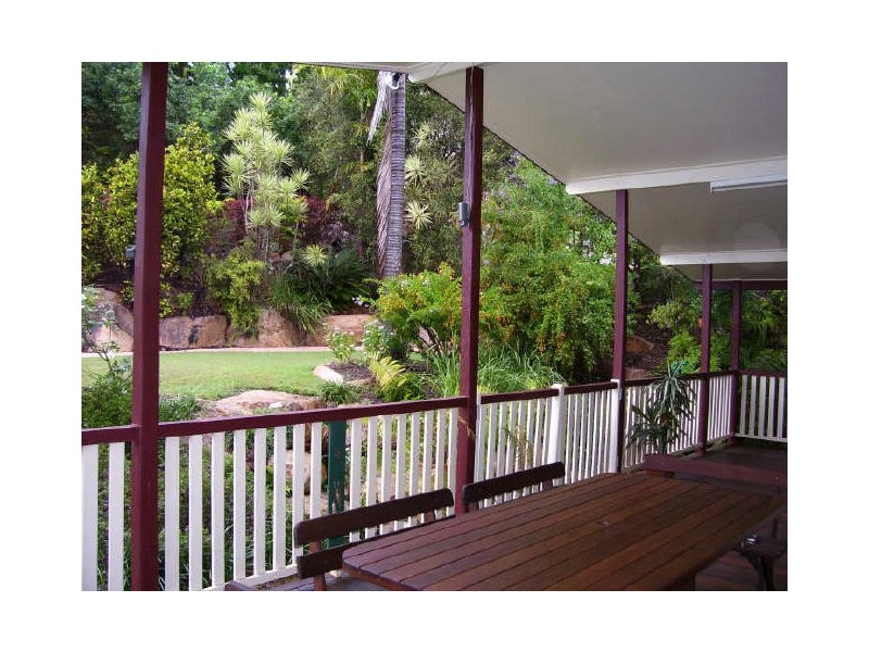 32 Willow Street, New Auckland QLD 4680