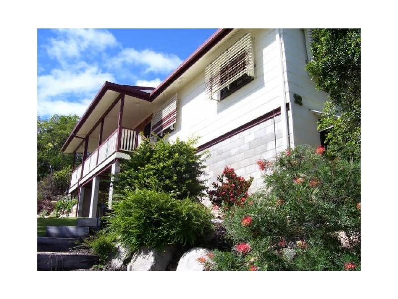 32 Willow Street, New Auckland QLD 4680