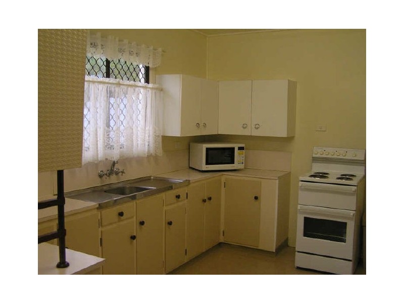 19 Charles Street, West Gladstone QLD 4680