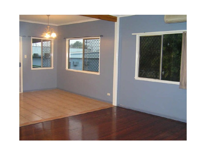4 Agnes Street, South Gladstone QLD 4680