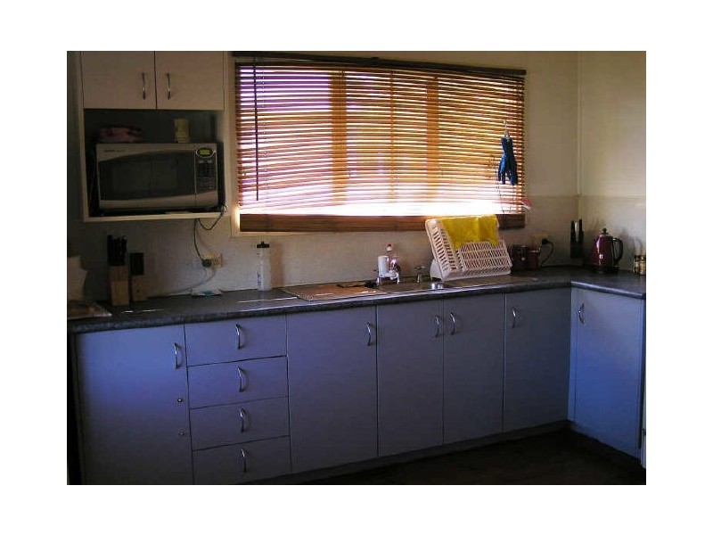 100 Barney Street, Gladstone QLD 4680