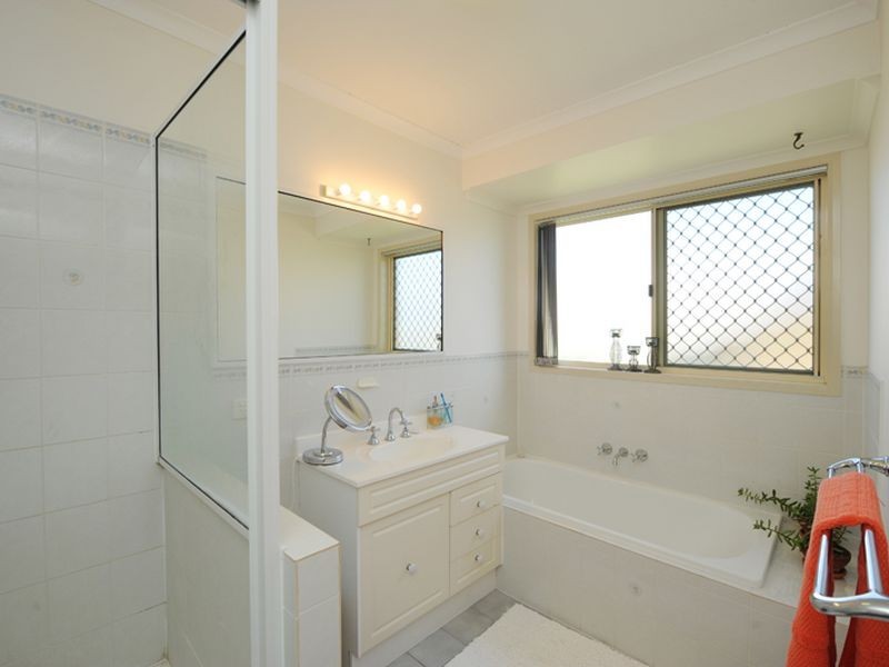 14 Ellington Court, New Auckland QLD 4680