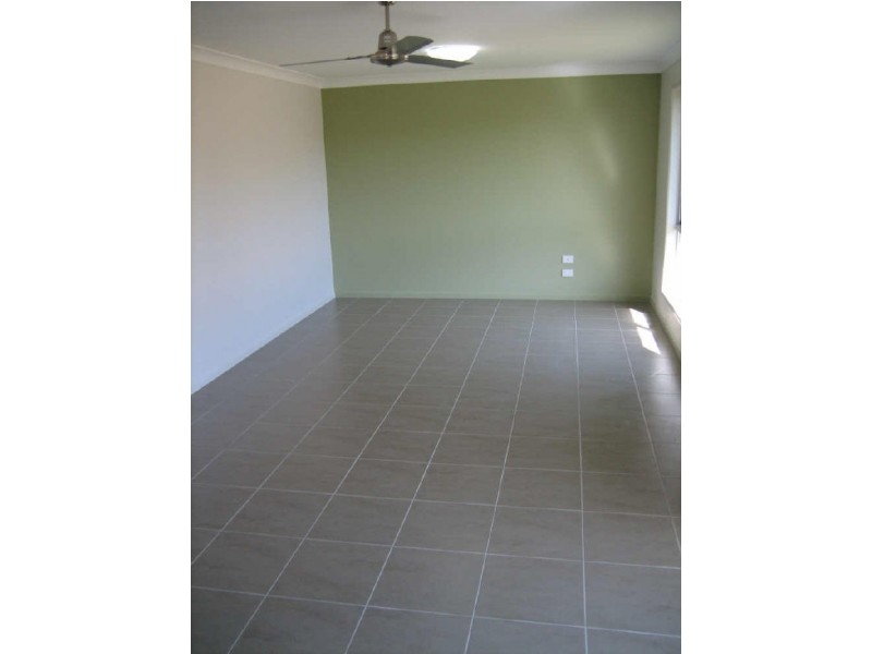 6 Jordana Court, New Auckland QLD 4680