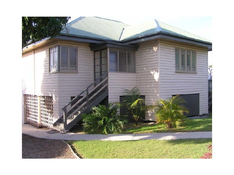 8 White Street, West Gladstone QLD 4680