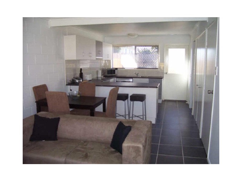 2/68 Ann Street, South Gladstone QLD 4680