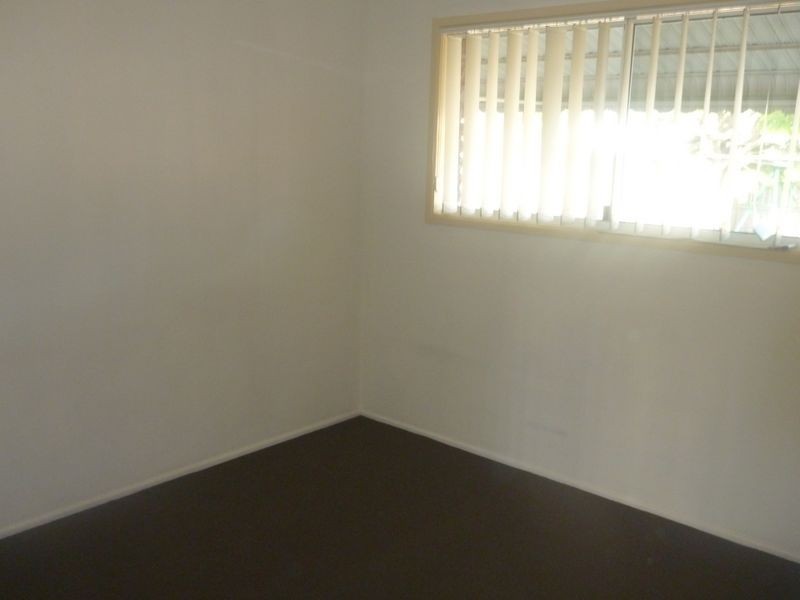 2/38 Beak Street, New Auckland QLD 4680