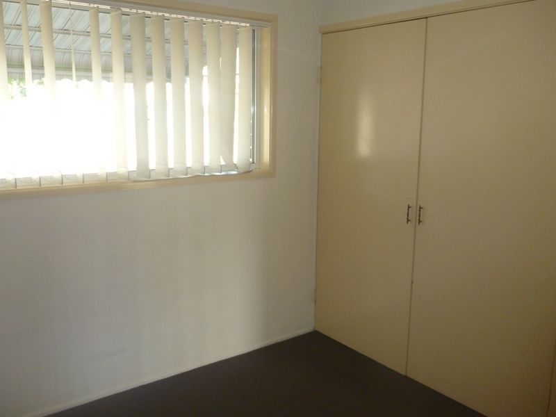 2/38 Beak Street, New Auckland QLD 4680