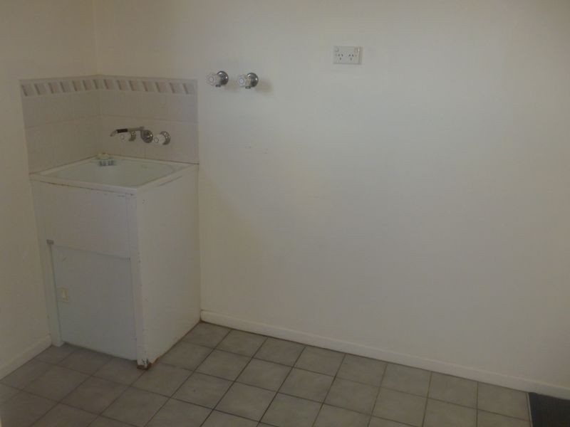 2/38 Beak Street, New Auckland QLD 4680