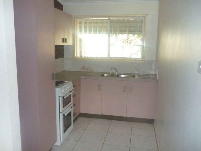 2/38 Beak Street, New Auckland QLD 4680