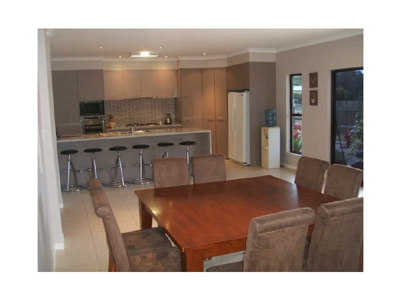 8 Lorna Crescent, Beecher QLD 4680