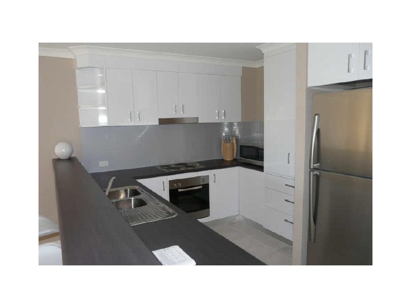 25 Roberts Street, South Gladstone QLD 4680
