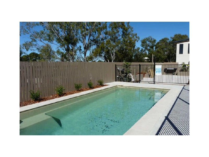 25 Roberts Street, South Gladstone QLD 4680