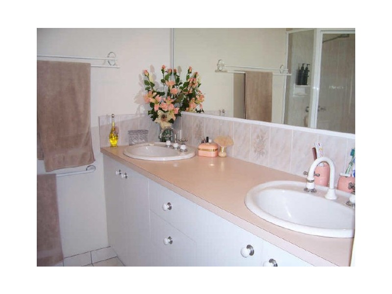 2 Diamond Cutter Close, Gladstone QLD 4680