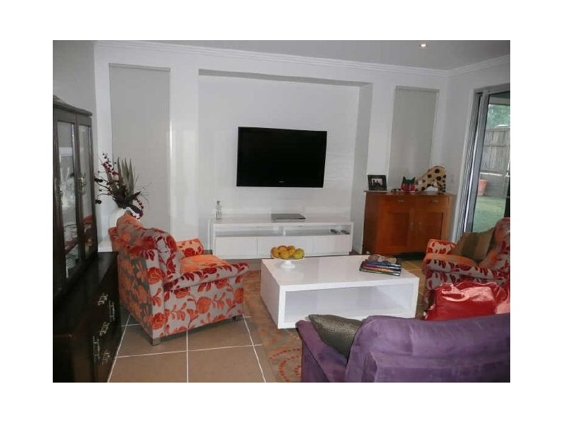 2 Southern Cross Close, Telina QLD 4680