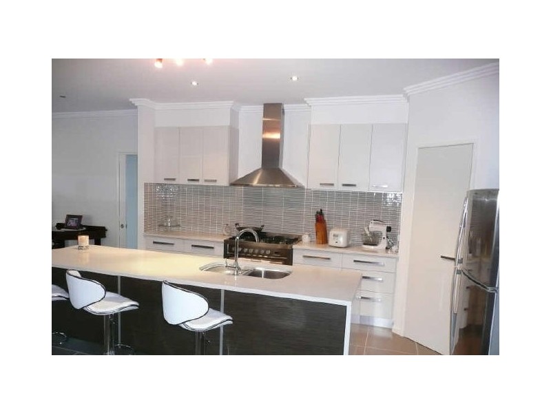 2 Southern Cross Close, Telina QLD 4680