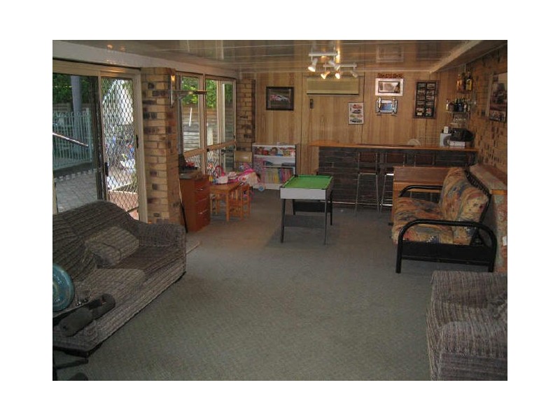 8 Vernon Road, Telina QLD 4680