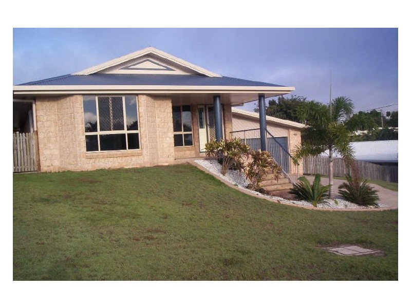 13 Mciver Road, Clinton QLD 4680