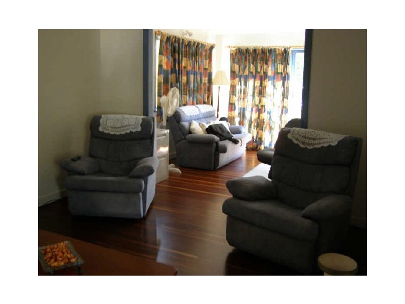 37 Higgins Street, West Gladstone QLD 4680