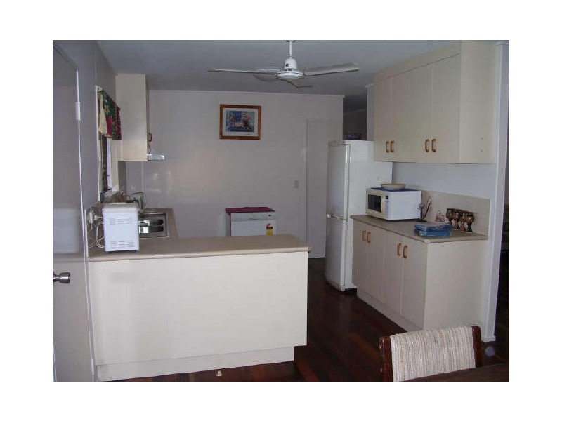 4 Beale Street, West Gladstone QLD 4680