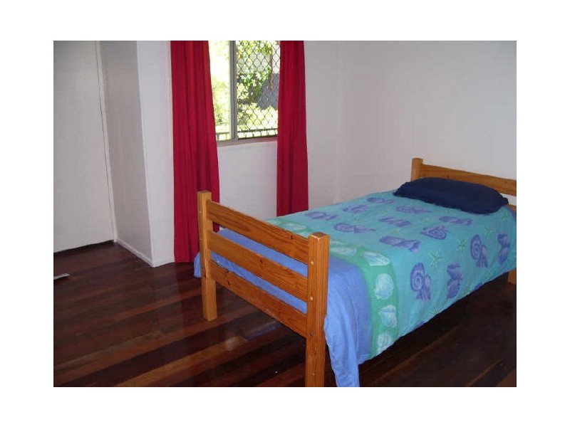 4 Beale Street, West Gladstone QLD 4680