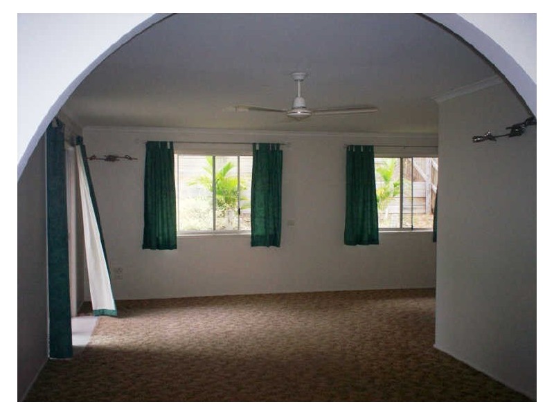 11 Finchley Street, Telina QLD 4680