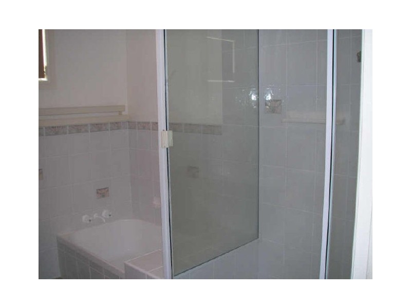 18 Wilson Street, New Auckland QLD 4680