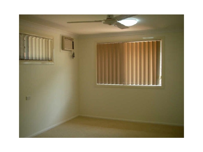 18 Wilson Street, New Auckland QLD 4680