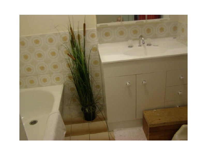 12 Salmon Street, Toolooa QLD 4680