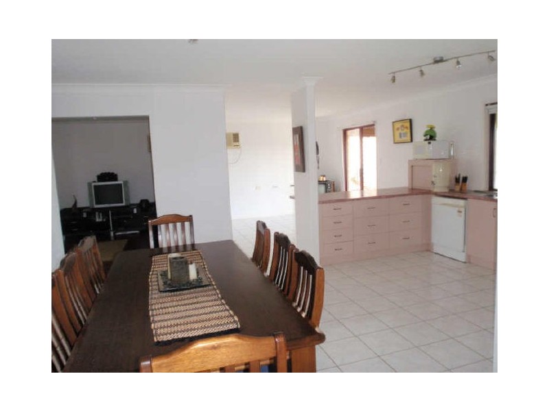31 Ellington Street, New Auckland QLD 4680