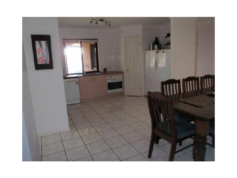 31 Ellington Street, New Auckland QLD 4680