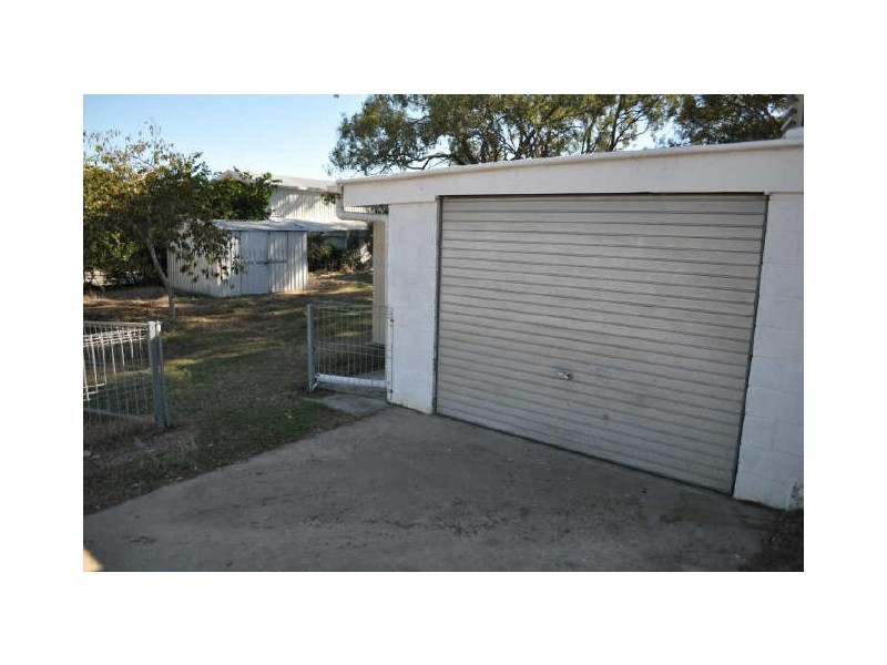 23 Larsen Street, West Gladstone QLD 4680