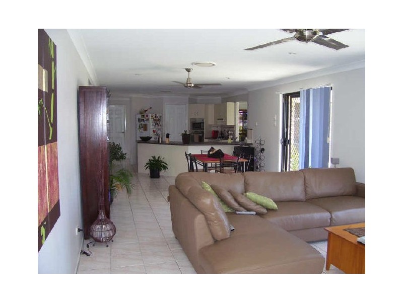 3 Leonie Court, New Auckland QLD 4680